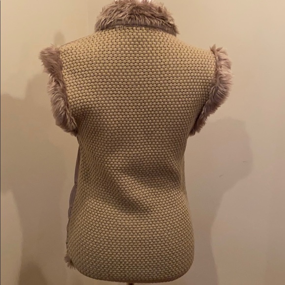 Reversible vest - Picture 3 of 5